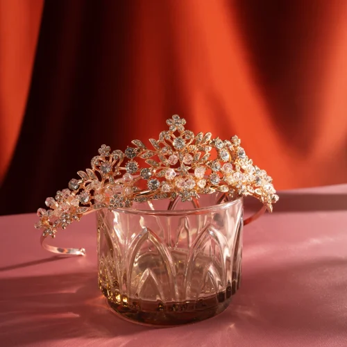 queen-crown-still-life